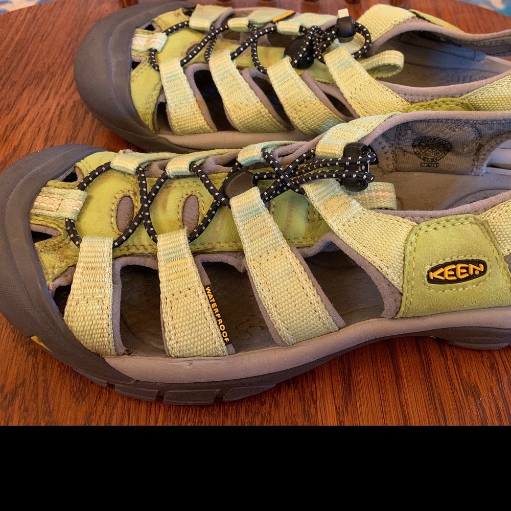 KEEN Newport Sport Sandals Sz. 8.5 Neon Green